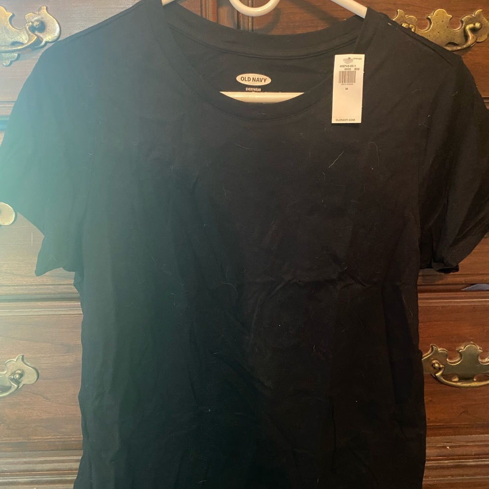 2 Old Navy Women’s Everywhere shirt sleeve T Shirts (size Medium)